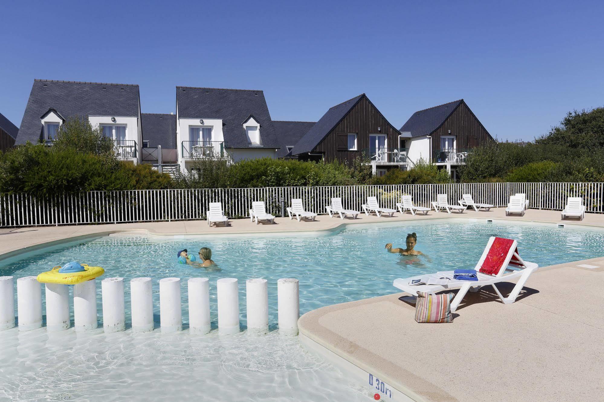 Residence Nemea Les Roches Saint-Pol-de-Leon Bagian luar foto