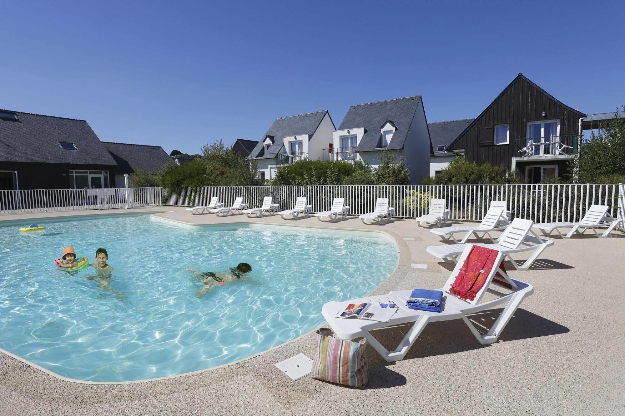 Residence Nemea Les Roches Saint-Pol-de-Leon Bagian luar foto